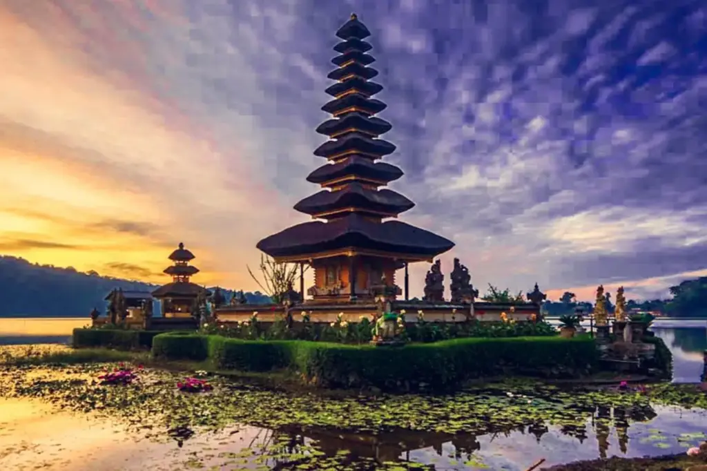 Day 1: Arrival and Uluwatu Exploration